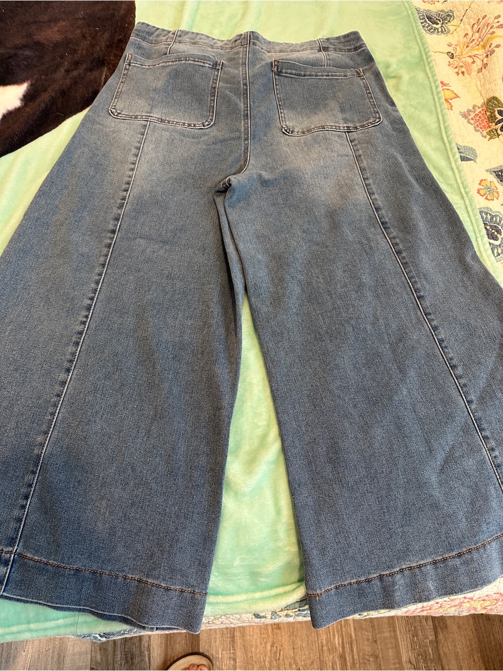 Kensie Wide Leg Panel-Seam Jeans in Light Blue
